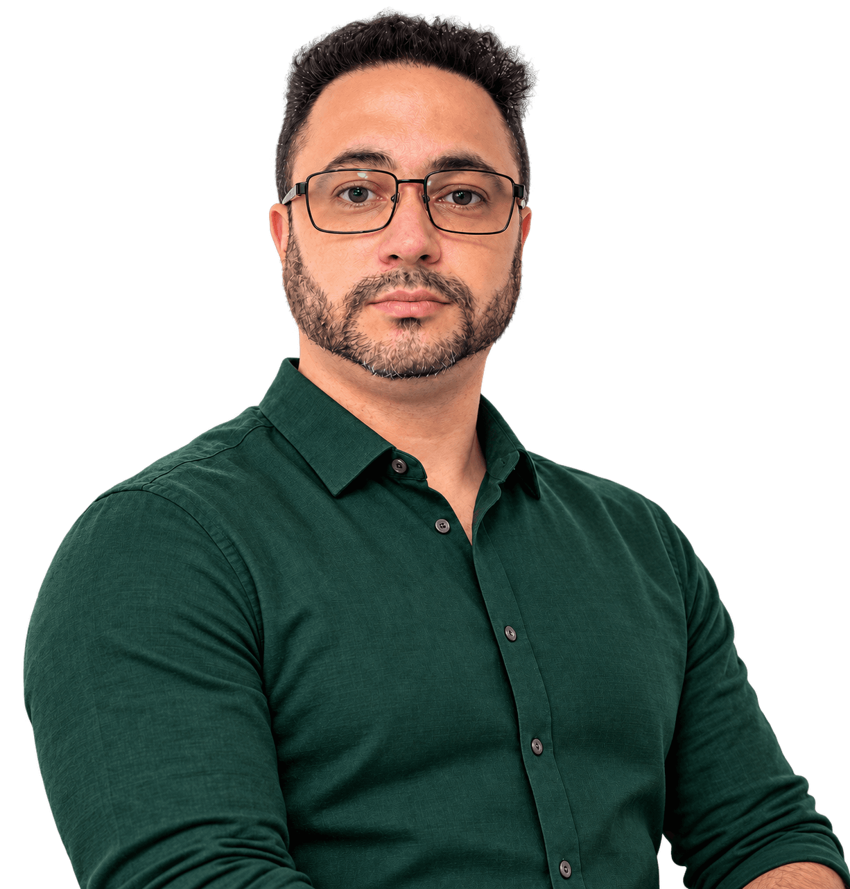 Retrato de Fabrício Castro com camisa social verde e fundo transparente